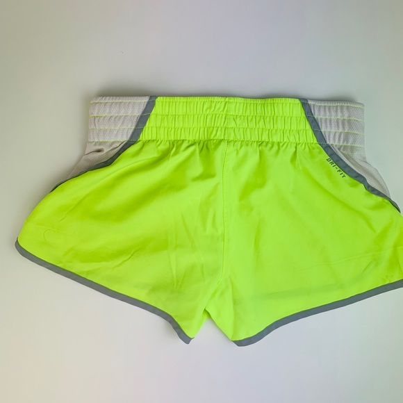 đź’°SALE Nike Dri-Fit Running Shorts Neon Yellow - Picture 5 of 6